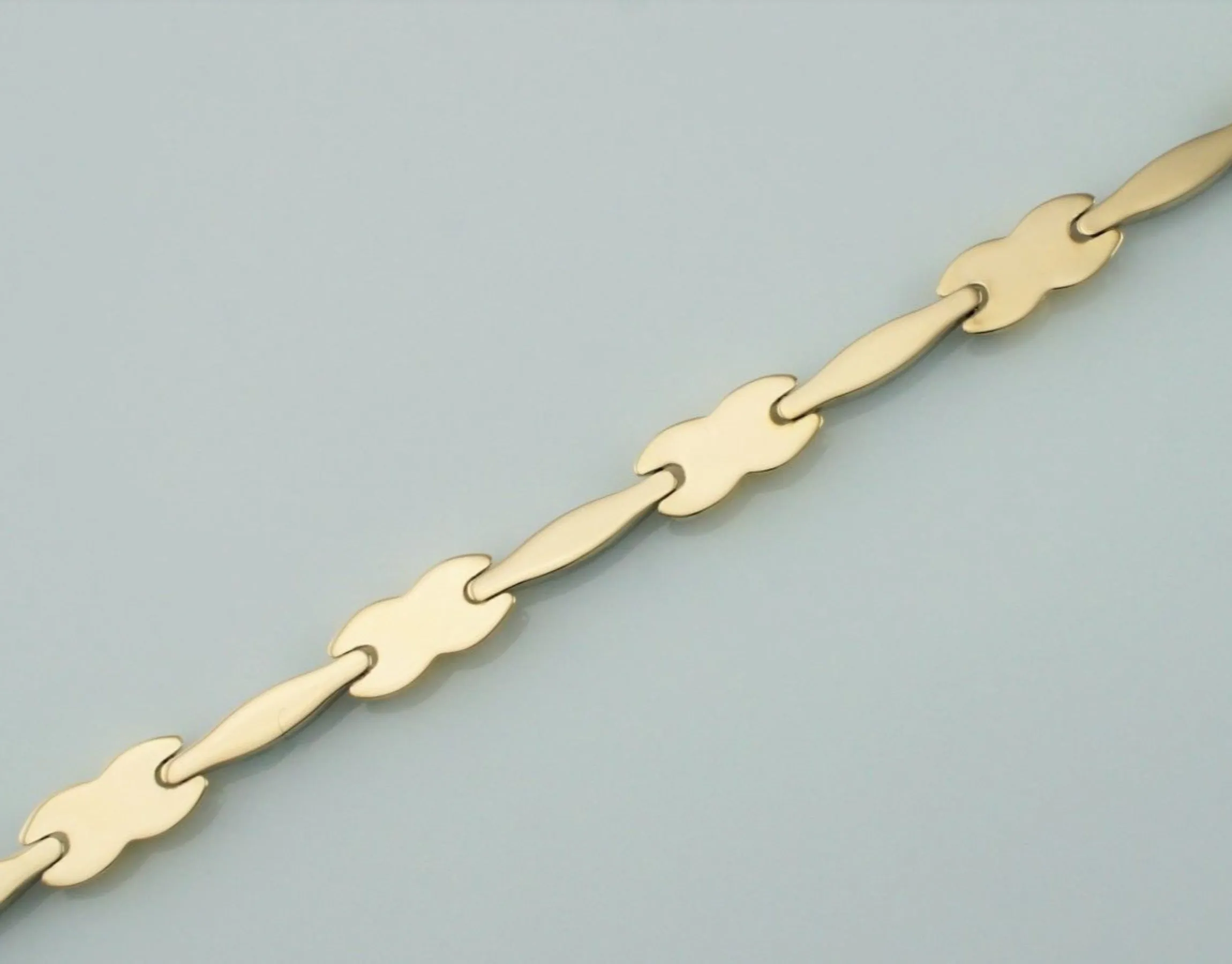 9ct Yellow & White Gold Diamond Cut Fancy Cross Link Bracelet 7.5"