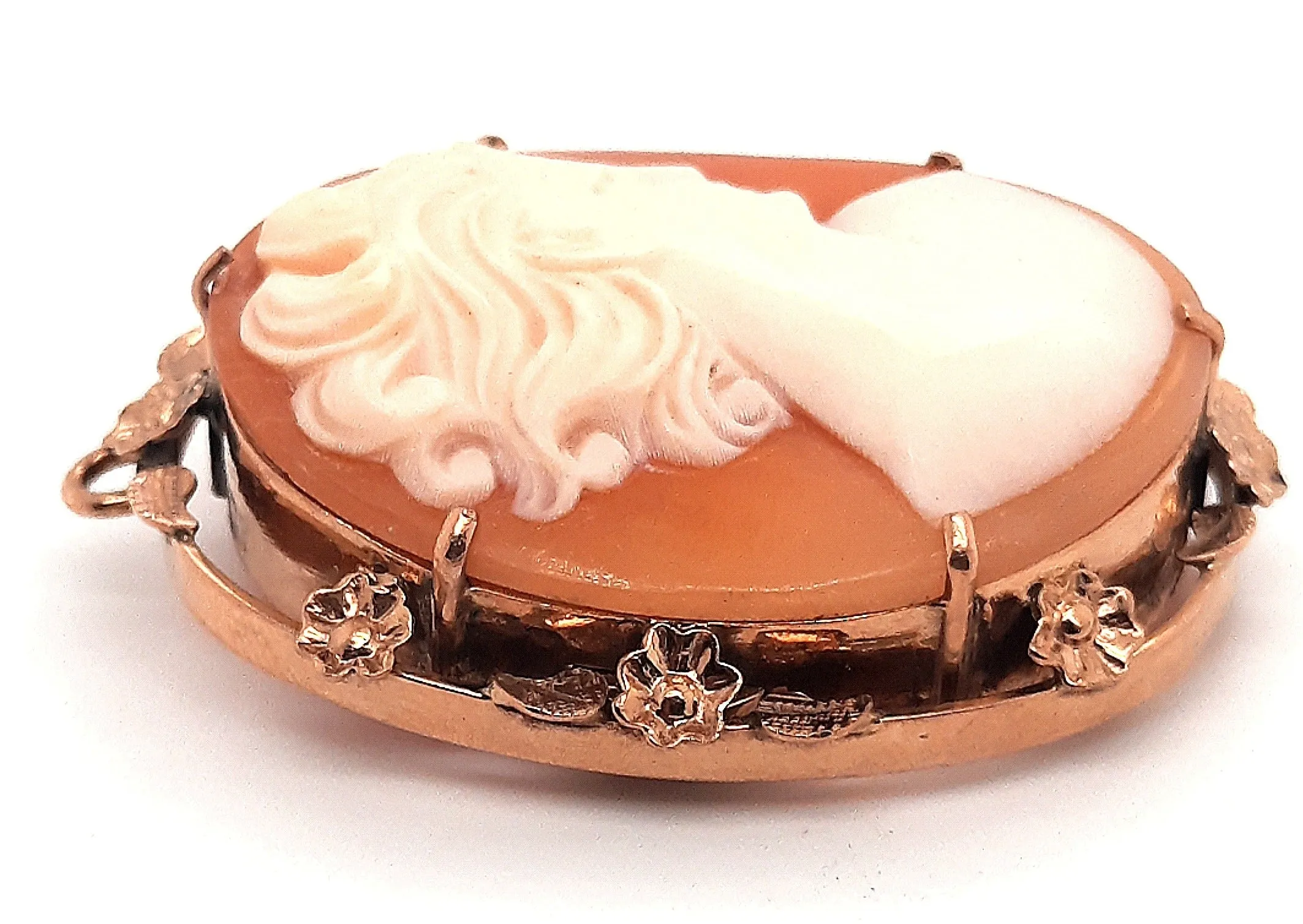 9ct Yellow Gold Hand Carved Cameo Brooch