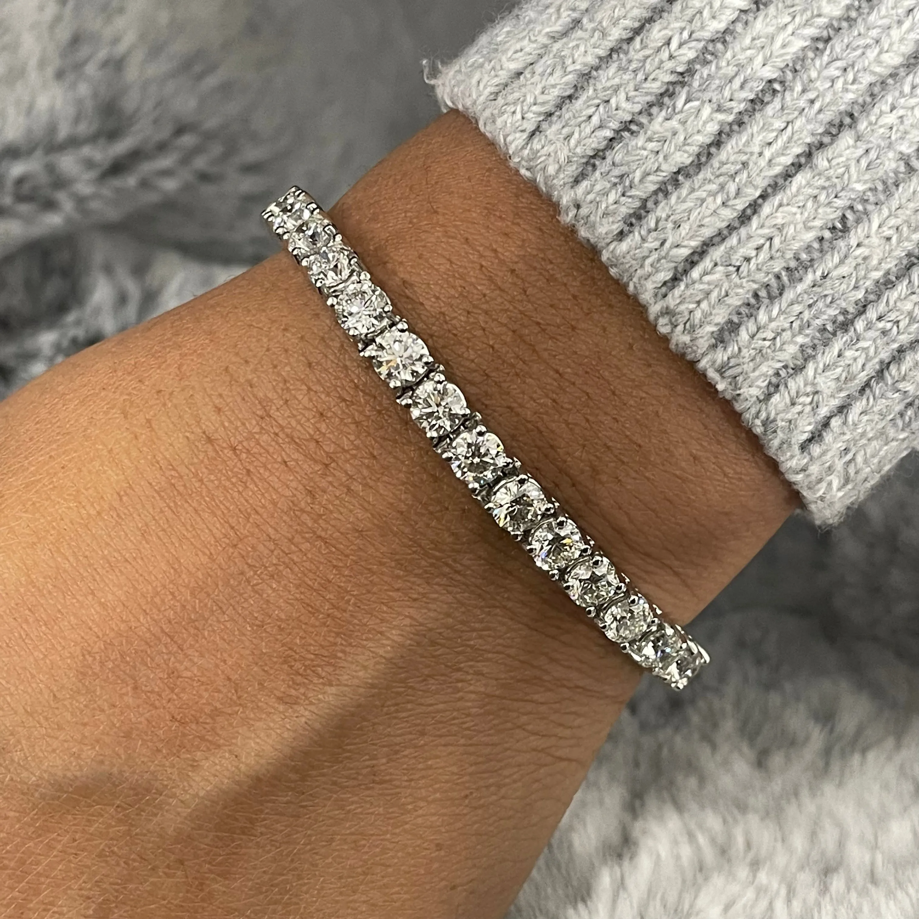 Diamond Tennis Bracelet (15.01 ct Diamonds) in White Gold