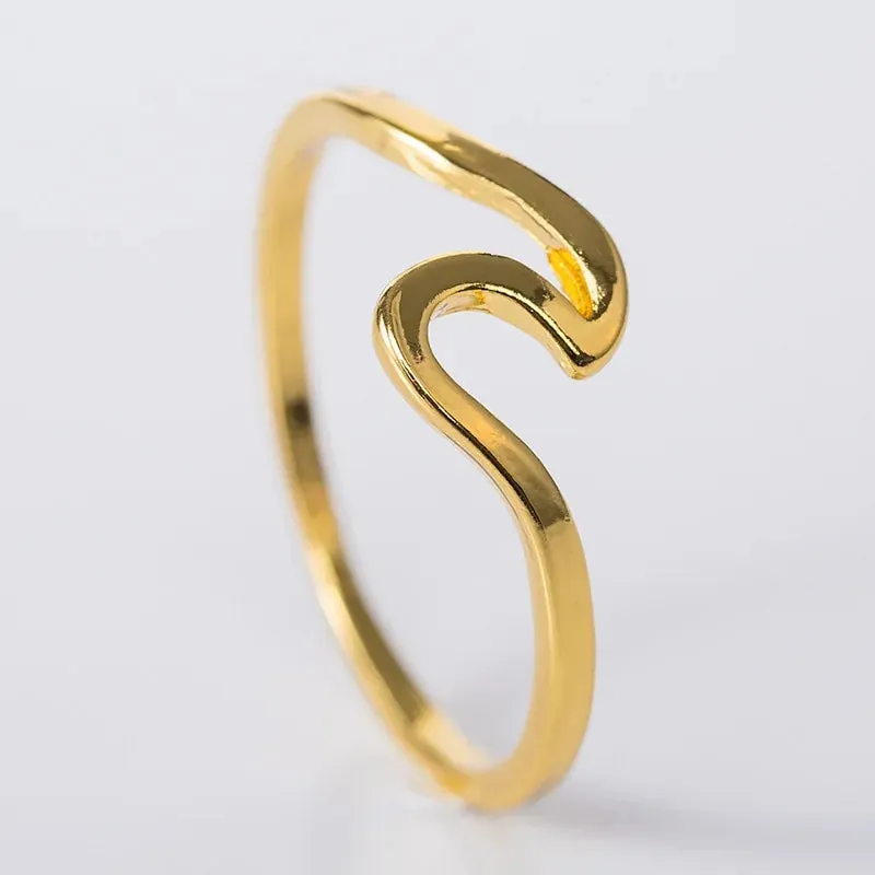 Ocean Wave Alloy Rings: Fashionable Finger Jewelry for Women