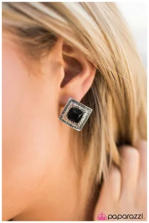 Paparazzi Earring ~ Kensington Palace - Black