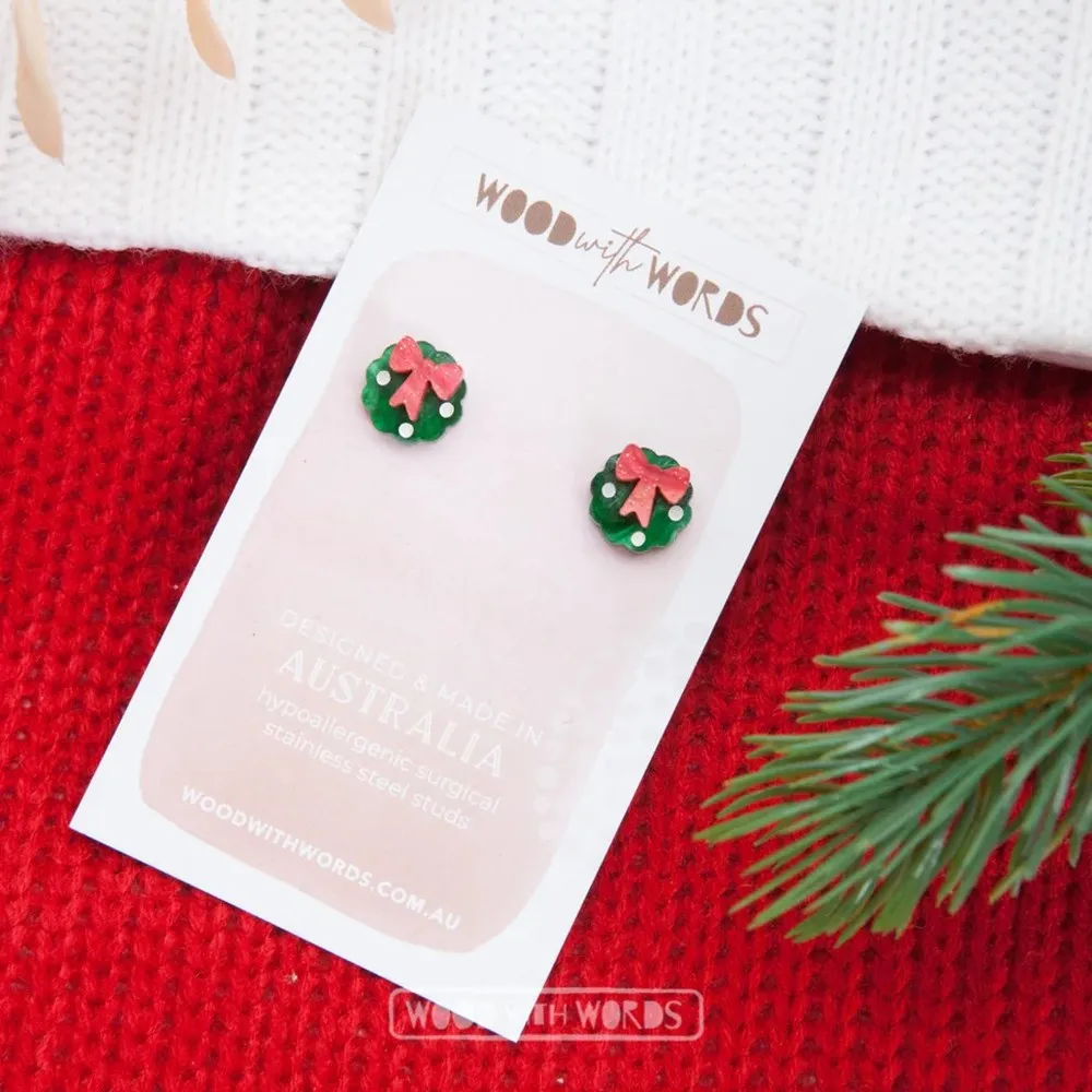 Wood With Words: Acrylic Stud Earrings Green Wreath with Bow